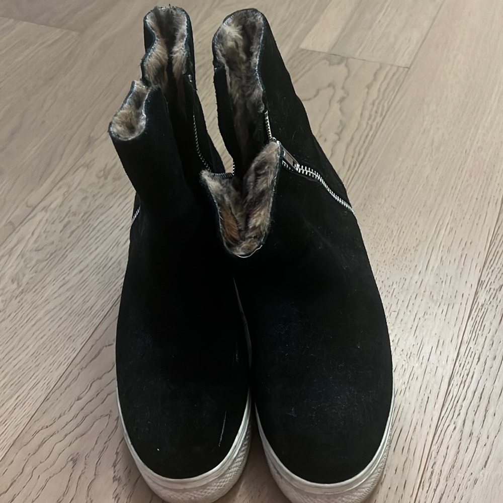 Steve Madden high top shoes